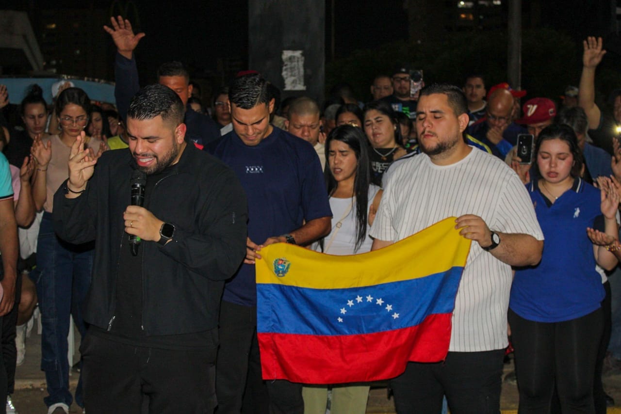 Caravana con donativos partió desde Maracaibo hacia La Guaira y Caracas tras jornada de oración