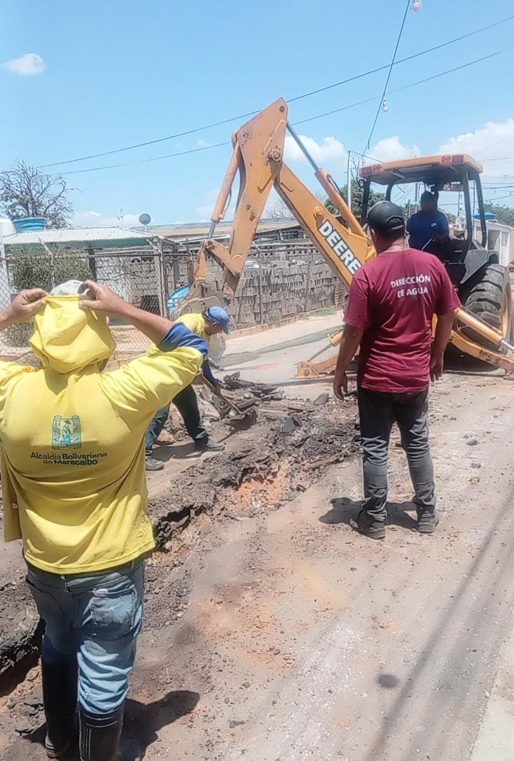 Alcaldía de Maracaibo recupera colectores en varias parroquias de la ciudad