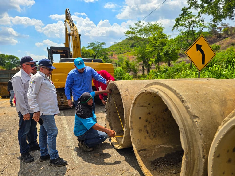 Gobernación inicia trabajos de nuevo alcantarillado de 24 metros lineales en el sector El Venado de la carretera Lara-Zulia