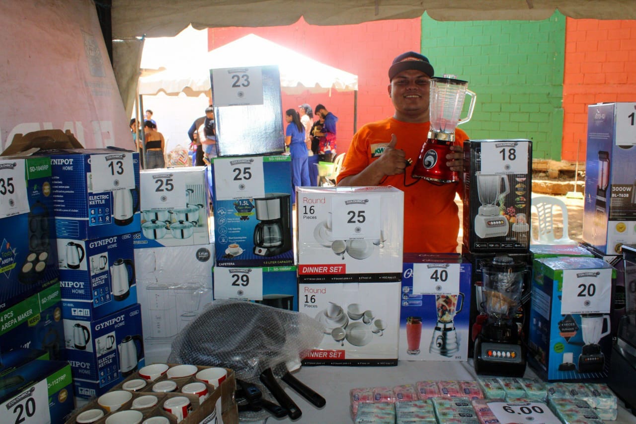 Jornada de la Alcaldía de Maracaibo incluyó venta de alimentos, electrodomésticos y servicios en Luis Hurtado Higuera
