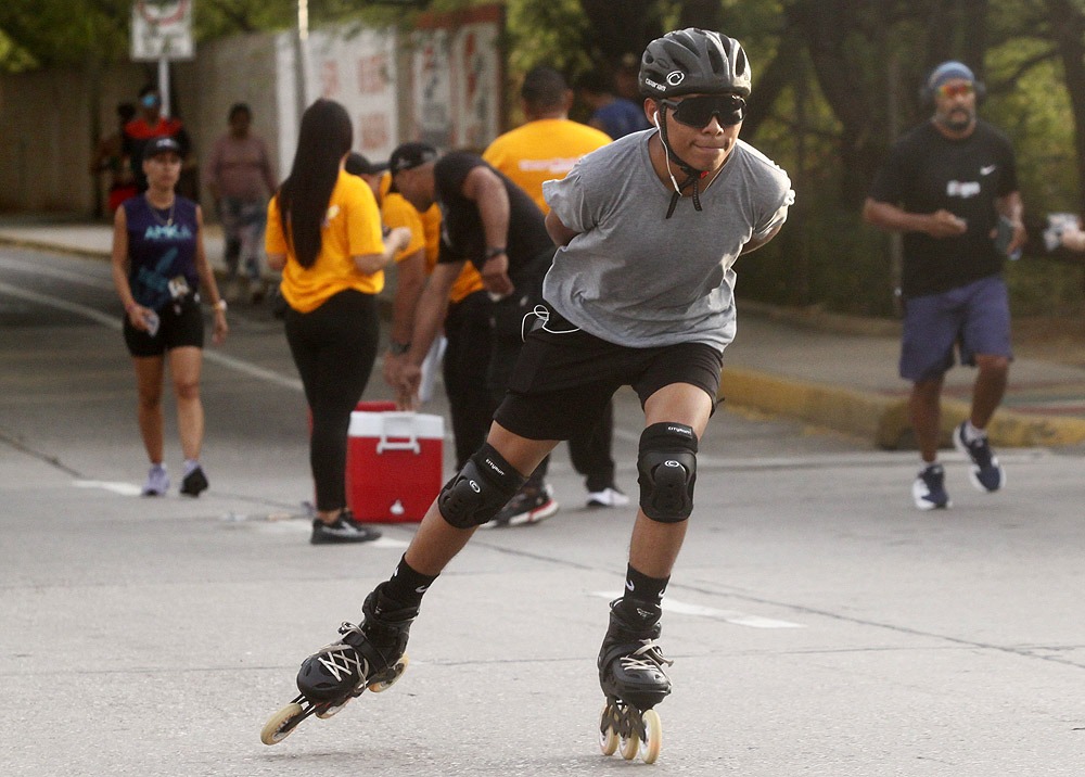 ‎Corredores se entrenan cada domingo en la Ciclovía de Maracaibo para próximas competencias 10K