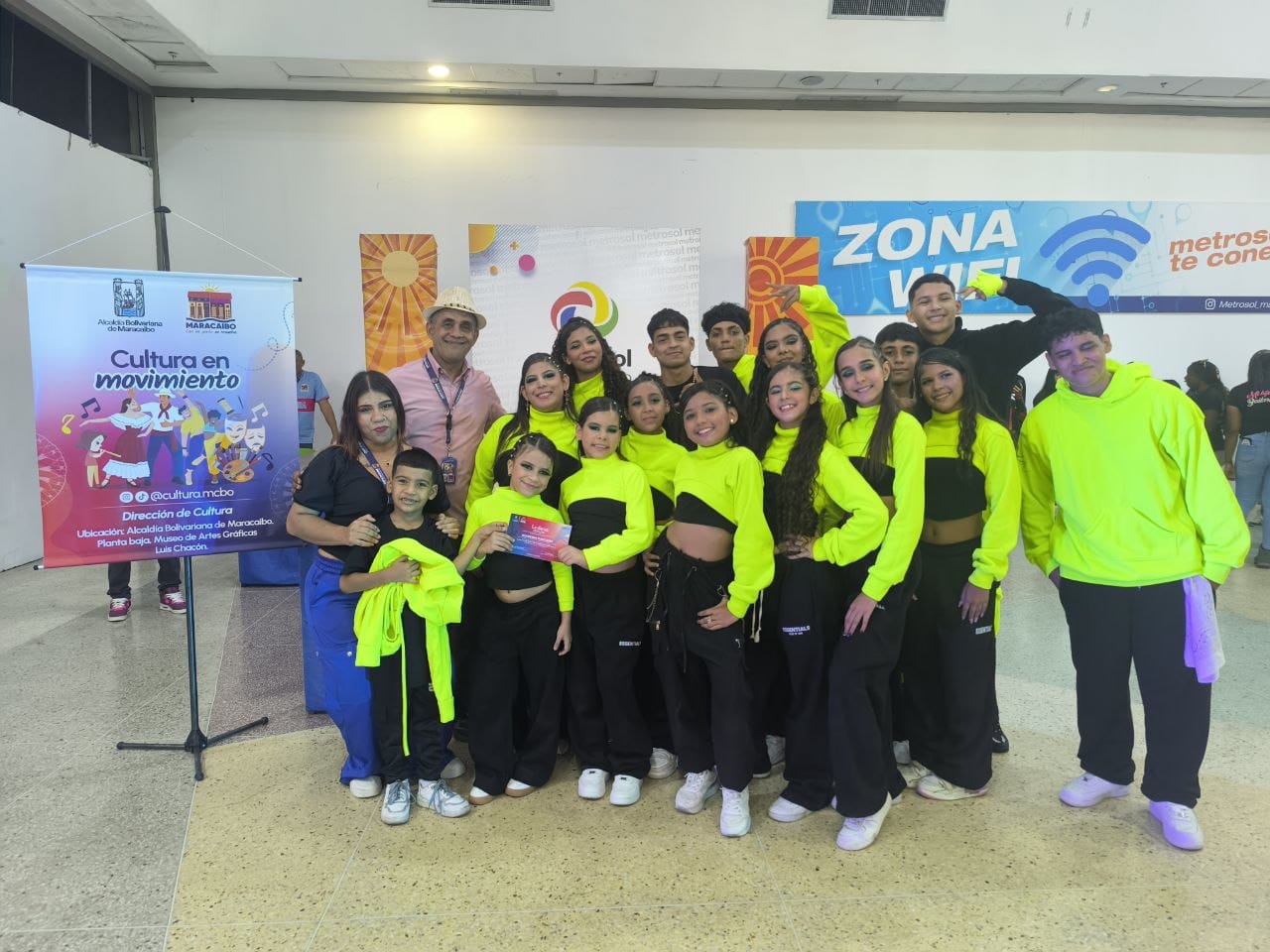 140 bailarines ofrecieron la muestra dancística «La Danza nos Une»