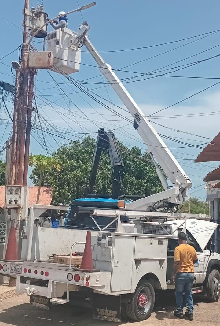 Plan Cayapa atiende nueve puntos con instalación de transformadores en Maracaibo