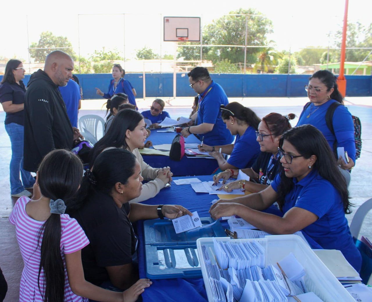 Alcaldía de Maracaibo asesoró casos de trámites internacionales en jornada por el derecho a la identidad