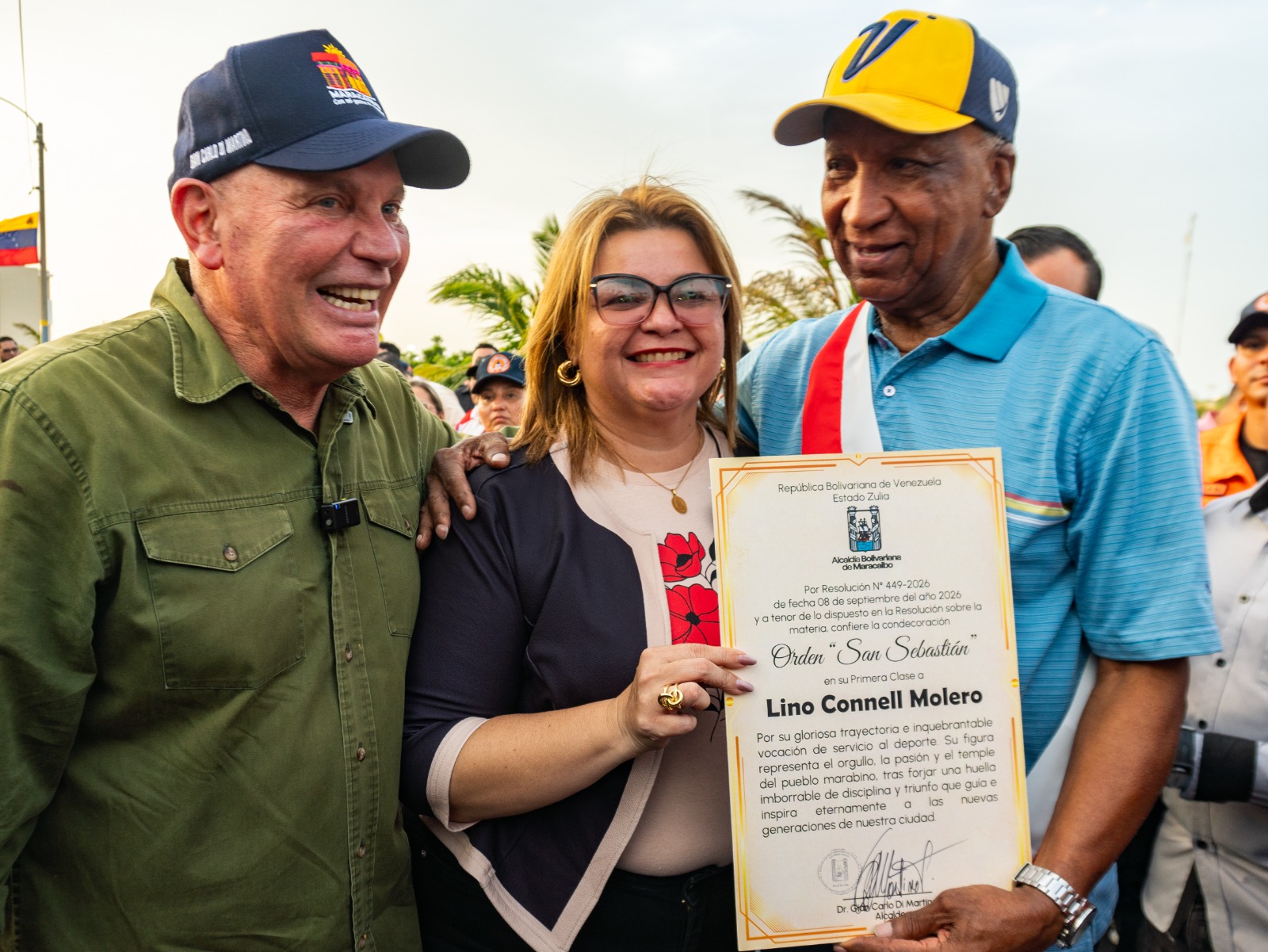 Lino Connel: «Es muy emotivo recibir este homenaje de la Alcaldía de Maracaibo junto al pueblo»