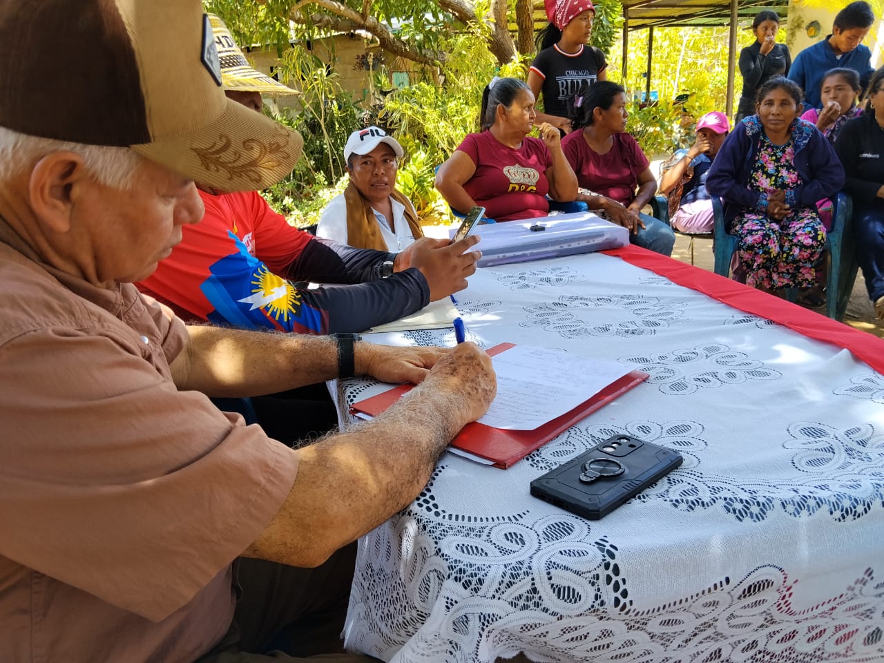 Comunidades de Campo Moga, El Siete y Los Negritos plantean necesidades durante encuentro con el alcalde de Mara