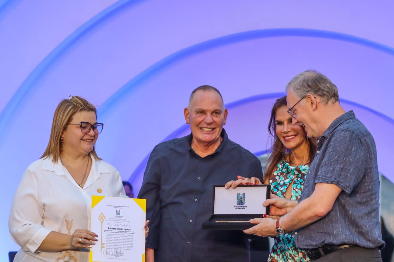 Destacadas personalidades e instituciones recibieron distinciones de la Alcaldía y Concejo Municipal de Maracaibo