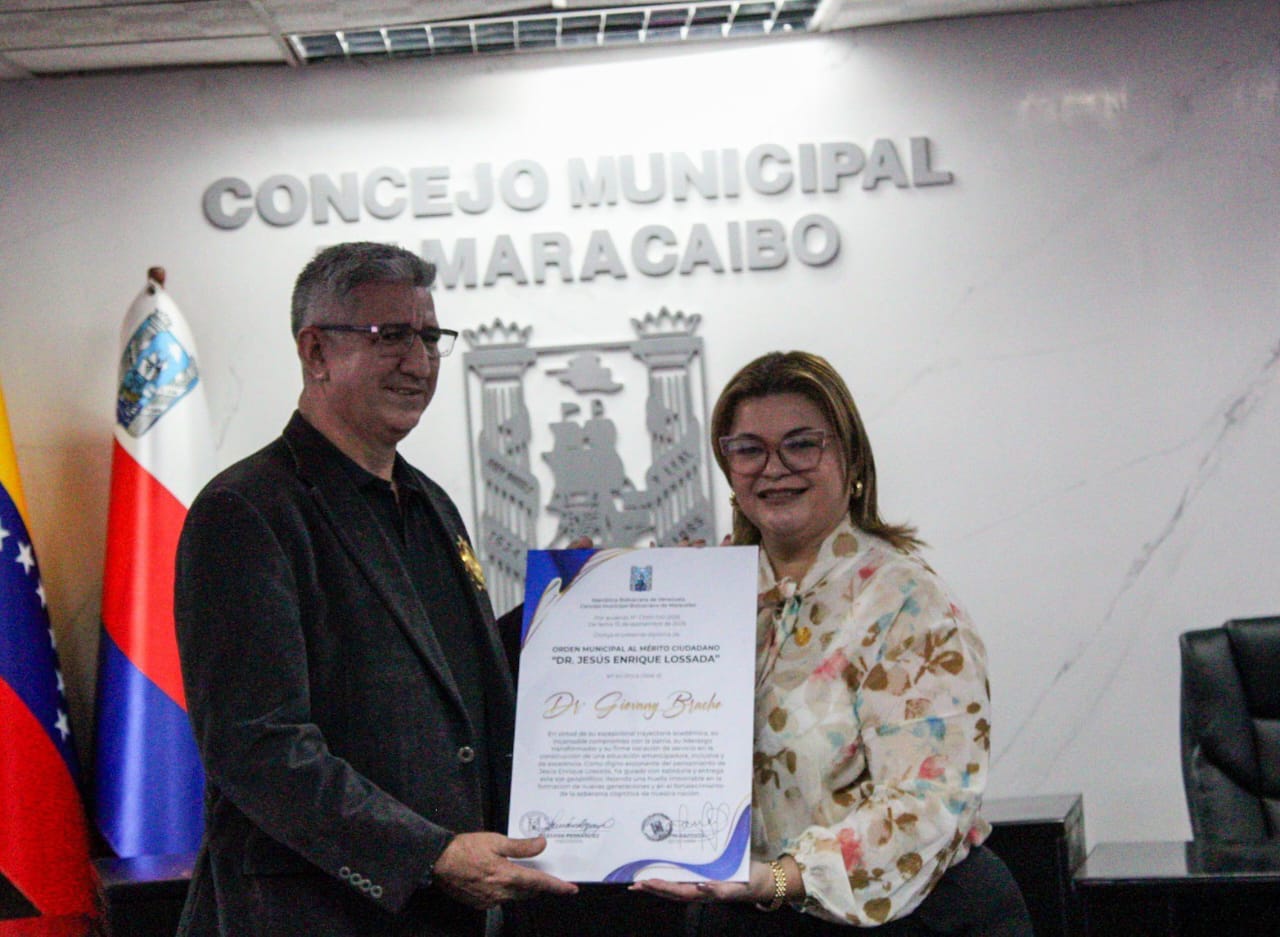 Alcaldía de Maracaibo y Concejo Municipal reconocen trayectoria de la UBV en su 23° aniversario