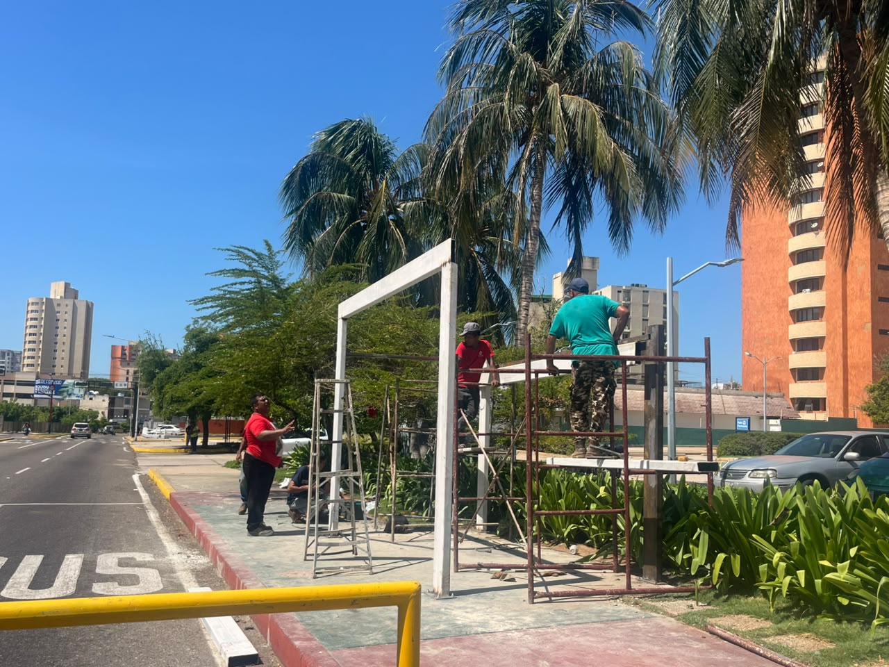 Alcaldía de Maracaibo instala primera parada digital en calle 72 con avenida Bella Vista