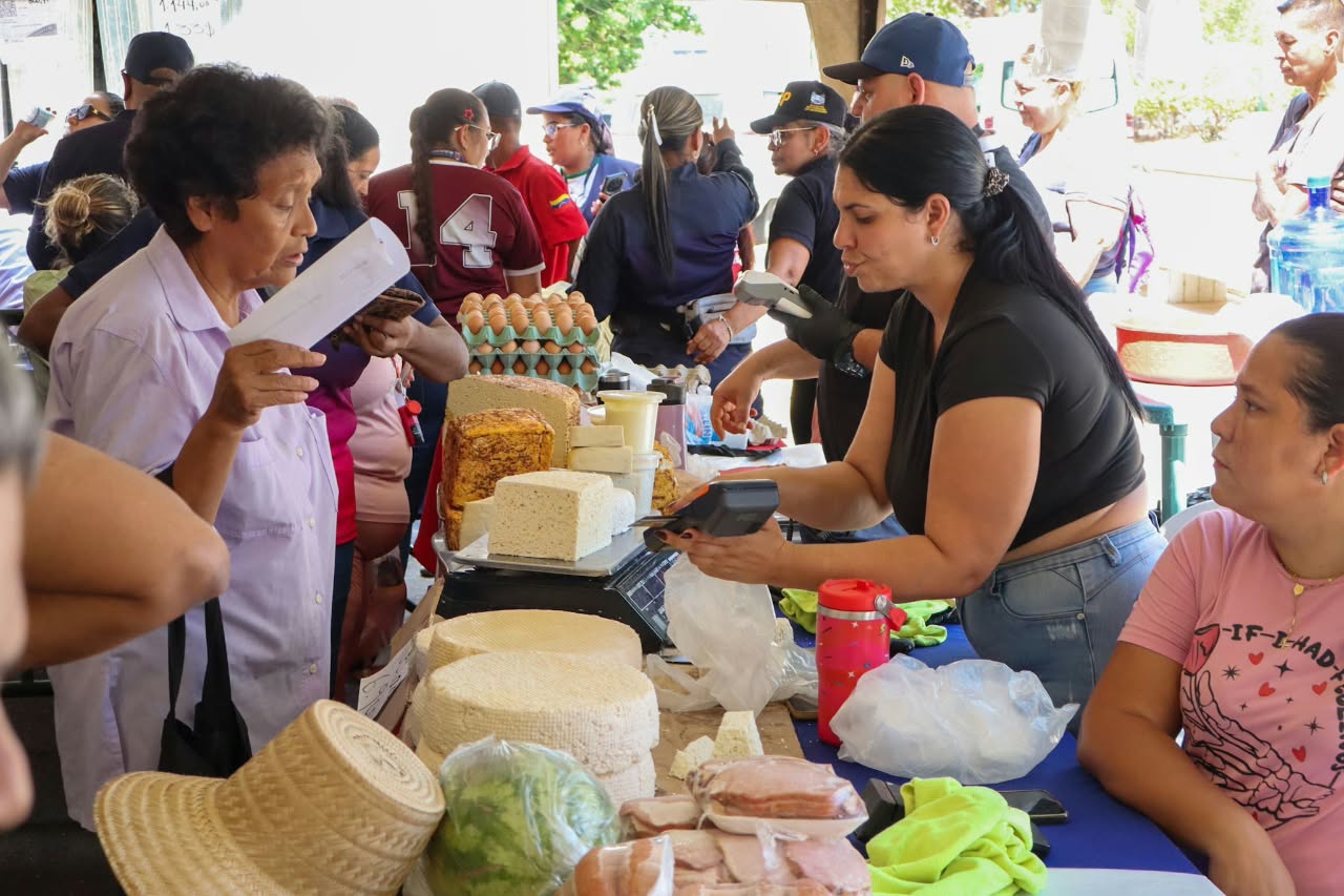Mercado popular de la Alcaldía de Maracaibo ofreció precios subsidiados y descuentos