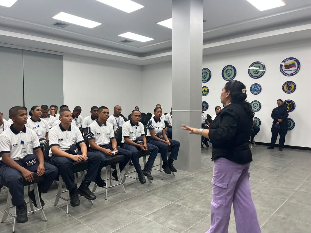 FUNDANIS brinda formación sobre protección de NNA a estudiantes de la Academia de Polimaracaibo