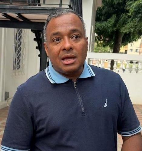 Joemel Robles: «Después de 19 años el alcalde Di Martino trajo las barredoras otra vez