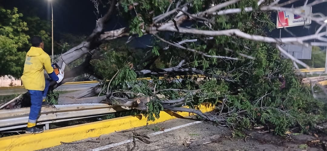Más de 20 incidencias en nueve parroquias de Maracaibo fueron atendidas en despliegue del IMA