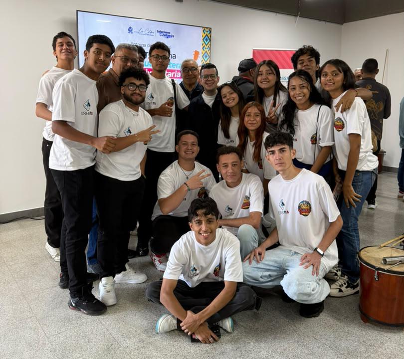 Escuelas y universidades reciben instrumentos profesionales de la Fundación Gaiteros de Corazón