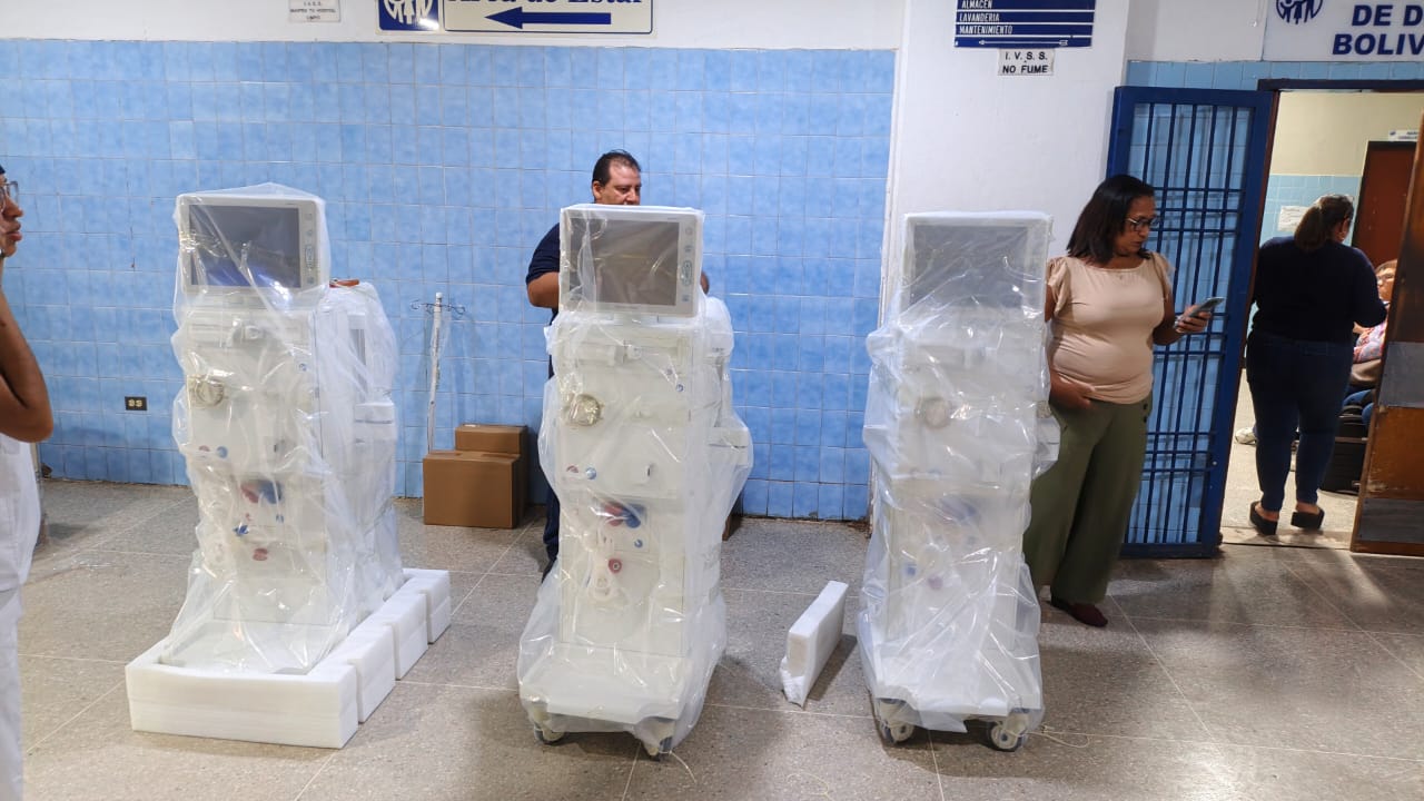 El Plan Salud y Vida refuerza atención a pacientes renales contres máquinas de hemodiálisis en el hospital de Ciudad Ojeda