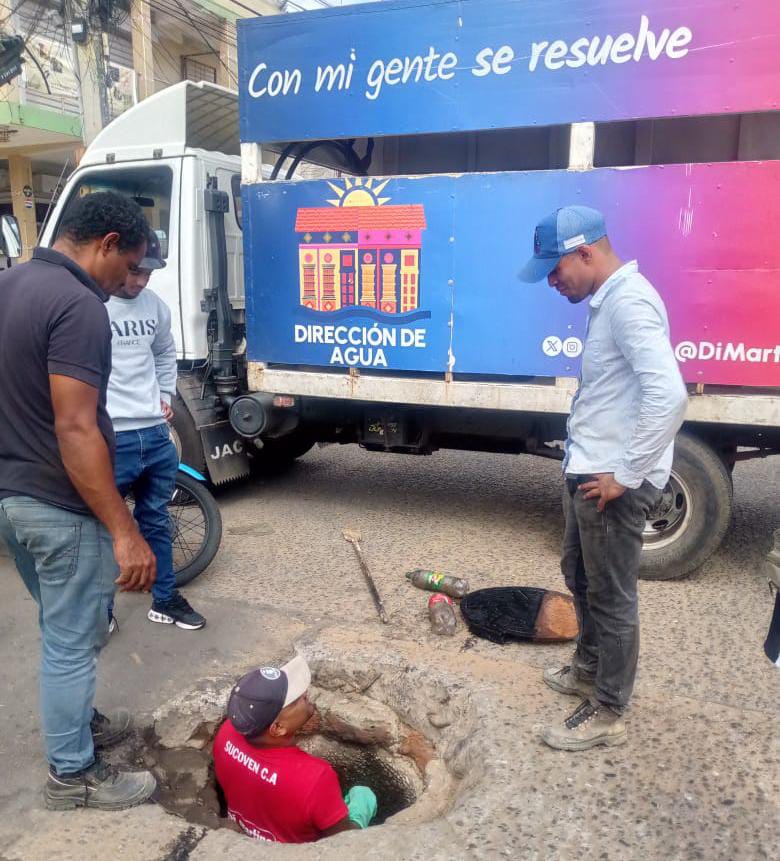 Alcaldía de Maracaibo sustituye colectores en la Plaza Astolfo Romero