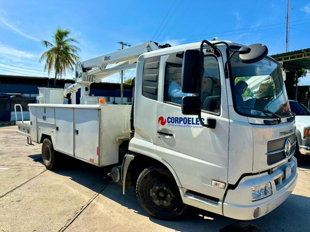 Instalan tres transformadores para mejorar el servicio eléctrico en Maracaibo mediante el Plan Cayapa