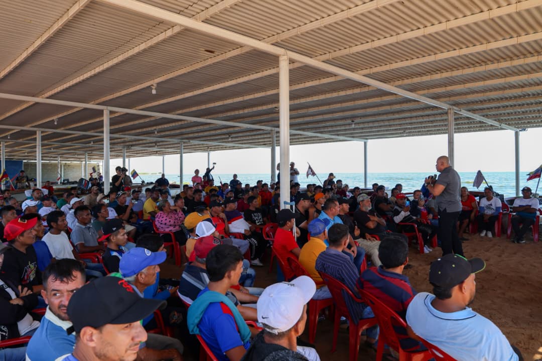 Minpesca lidera encuentros con pescadores y procesadores de cangrejo azul en Zulia