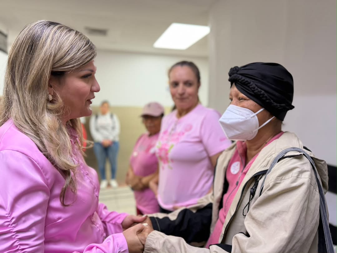 La primera dama Roselyn López de Caldera encabeza jornada de atención especializada a pacientes oncológicos en el Zulia