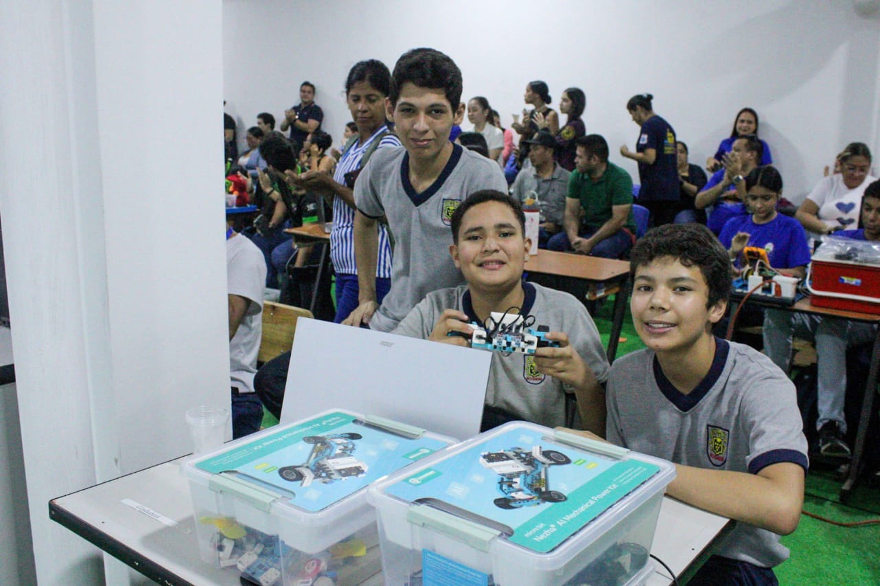 50 equipos participaron en la Expo Robótica 2026